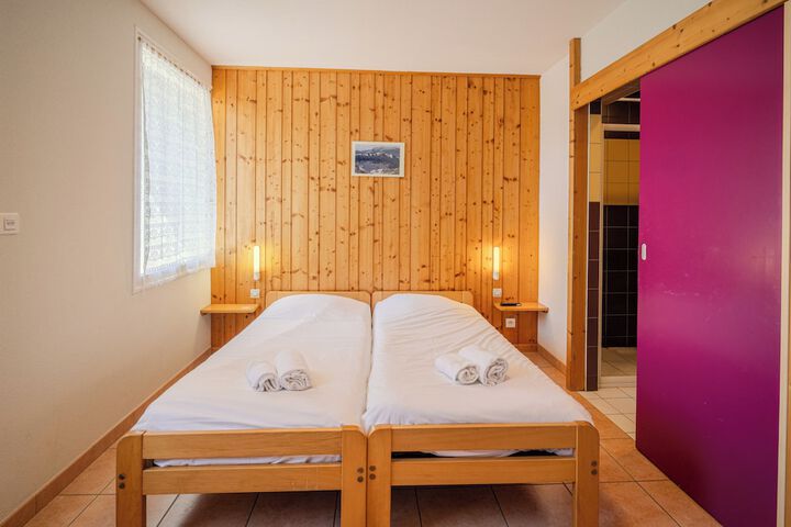 Room 12 of 38