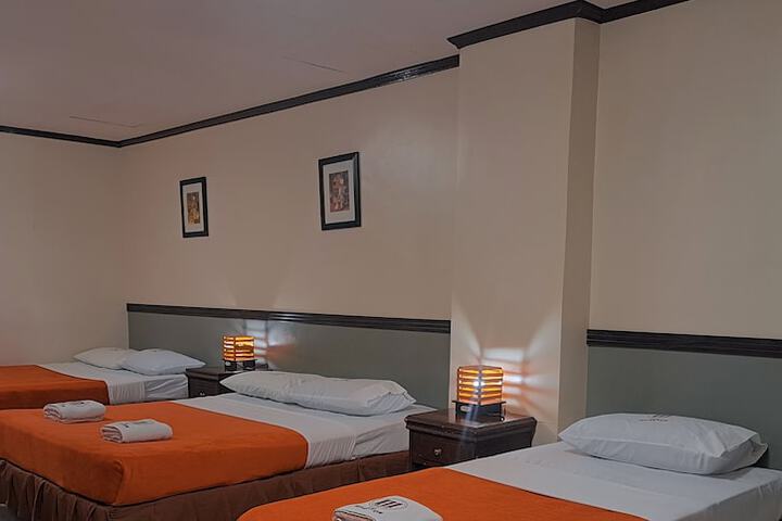 Room 3 of 10
