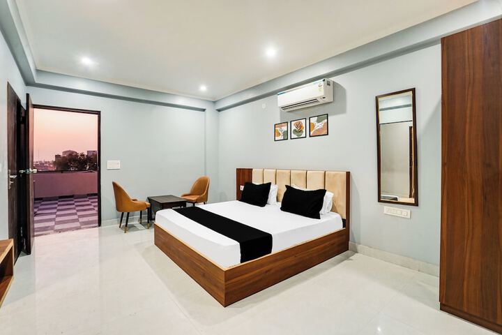 Room 9 of 29