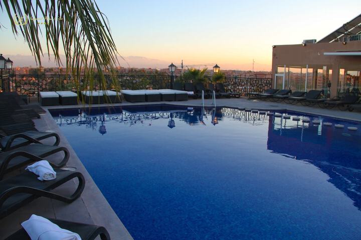 Hotel with Pool