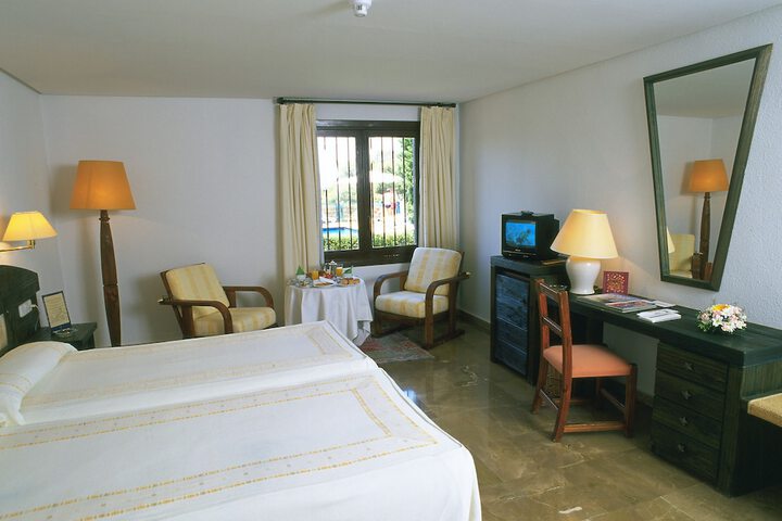 Room 10 of 50