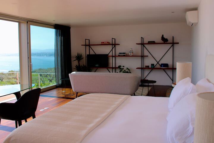 Room 25 of 90