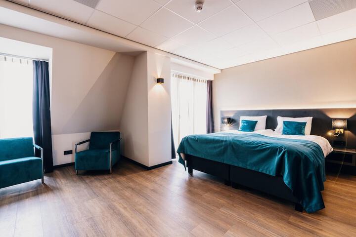 Room 15 of 62