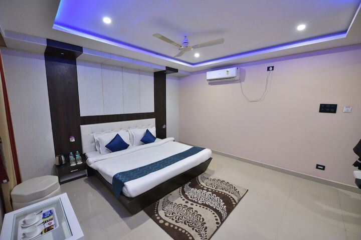 Room 2 of 12