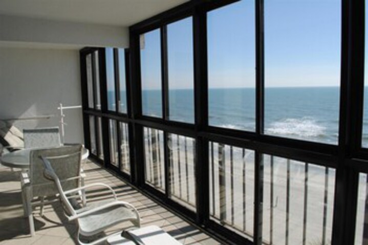 Exterior of Brigadune #6A Ocean Front