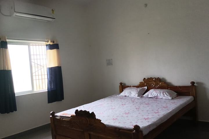 Room 2 of 7