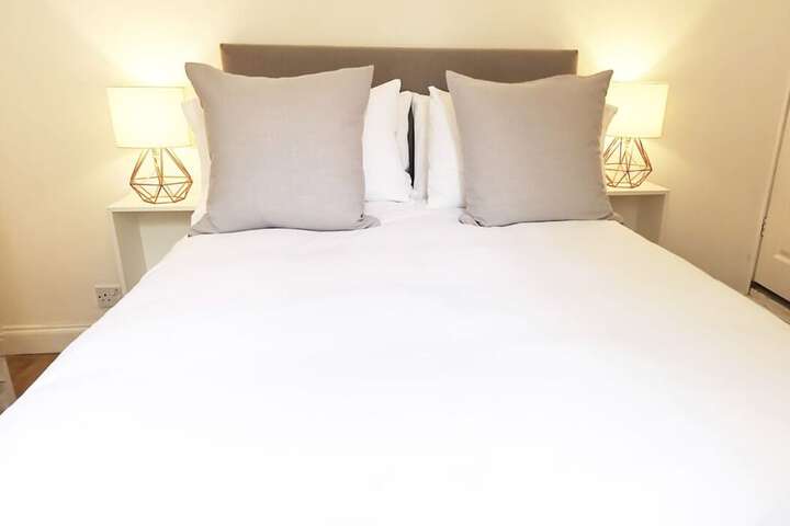 Room 4 of 61