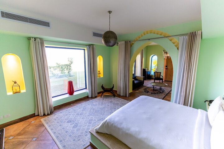 Room 10 of 72