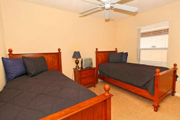 Room 152 of 380