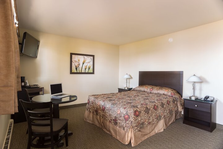 Room 8 of 28