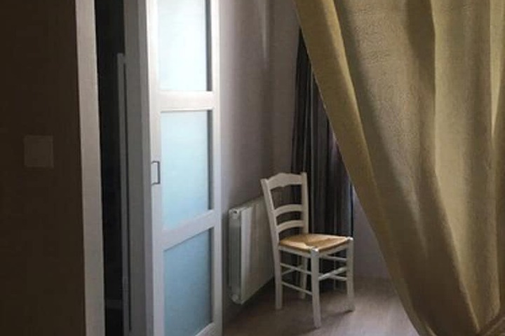 Room 2 of 16