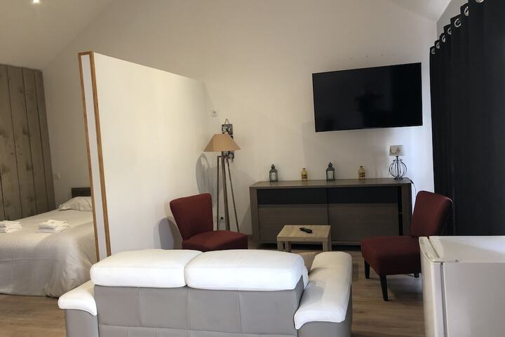 Room 13 of 32
