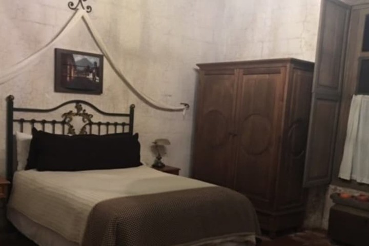 Room 15 of 35