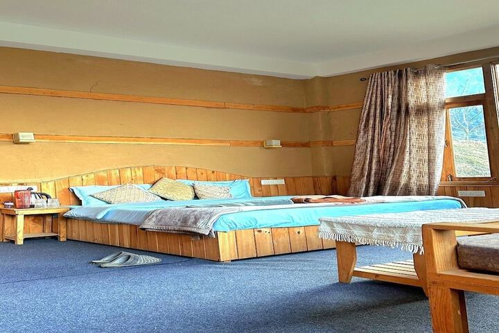 Room 10 of 48