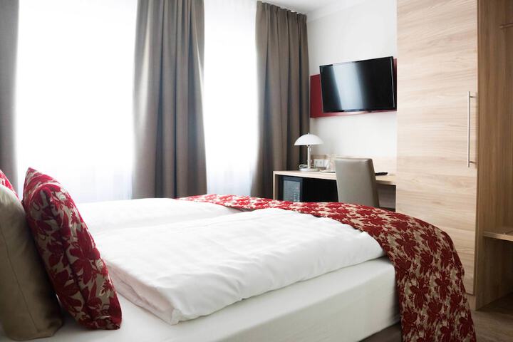Room 62 of 145