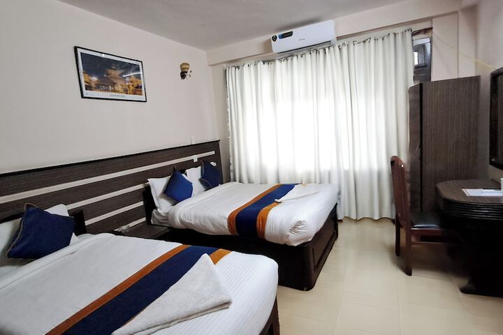 Room 3 of 7