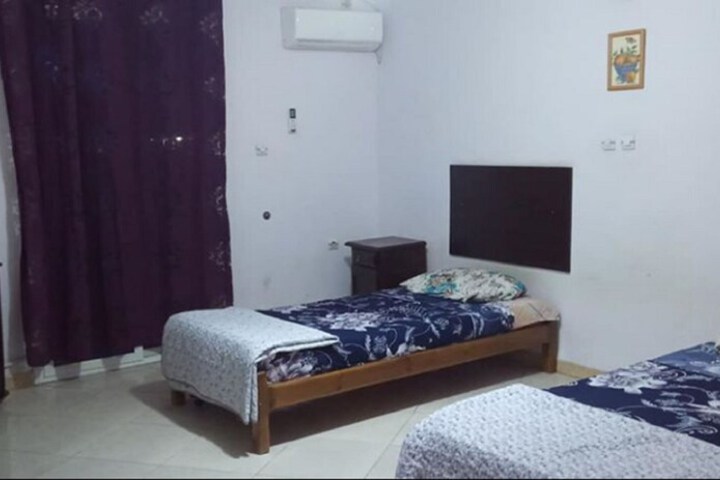 Room 5 of 16