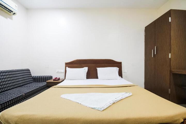 Hotel O Lk Residency
