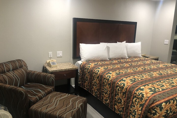 Standard | King Bed (15 of 27)
