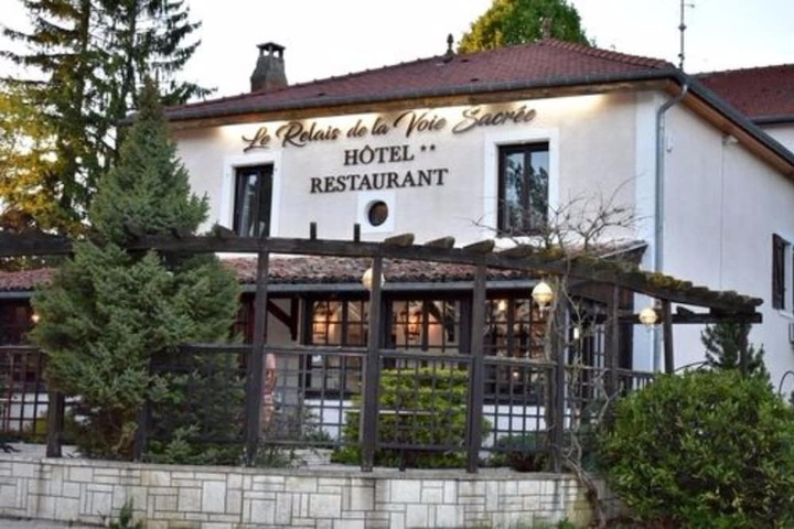 Exterior of Hôtel le Relais de la Voie Sacrée