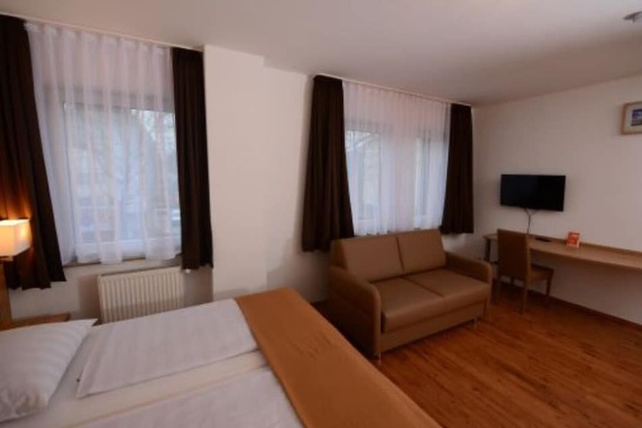 Room 7 of 20