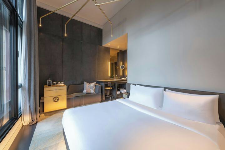 Room 105 of 313