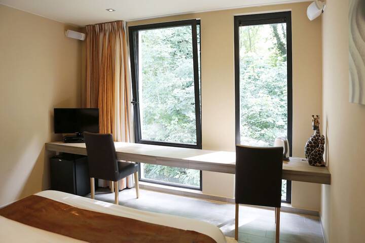 Room 2 of 34