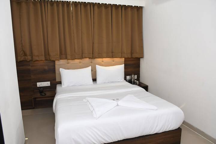 Room 12 of 21