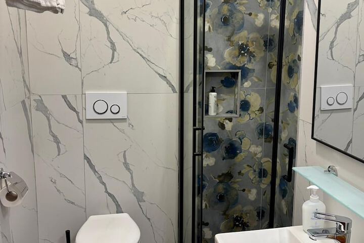 Room 16 of 23