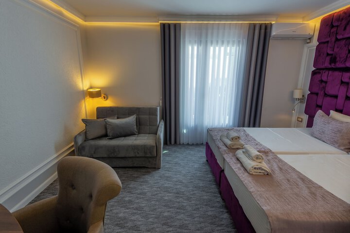 Room 28 of 42