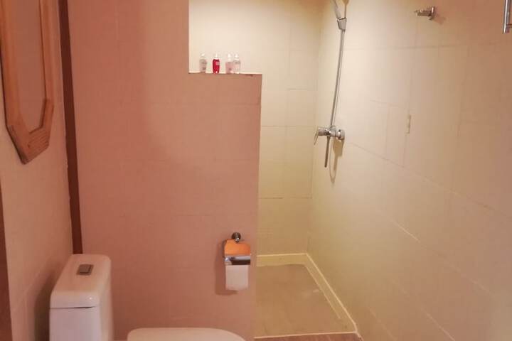 Room 17 of 39