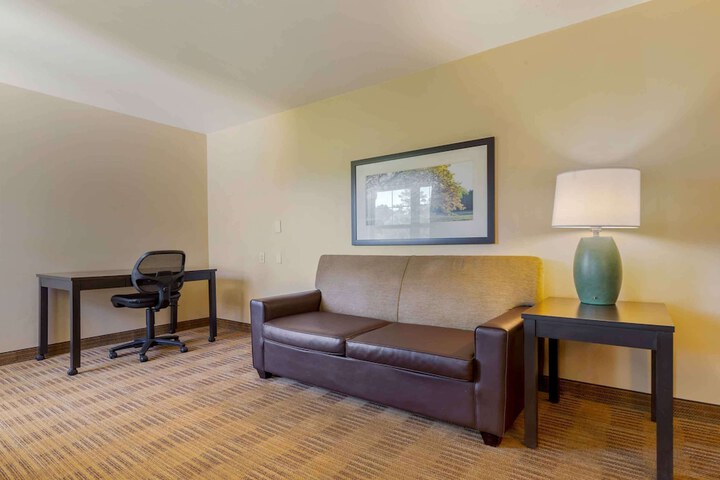 Room 16 of 37