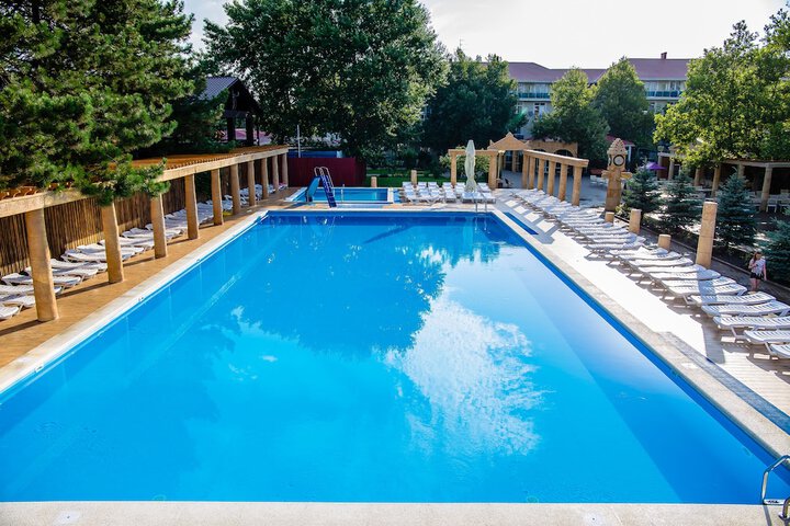 Pool 27 of 55