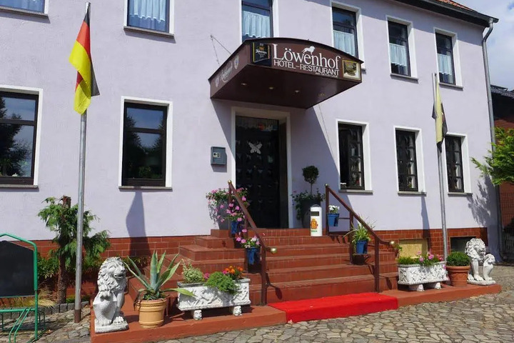 HOTEL LOEWENHOF
