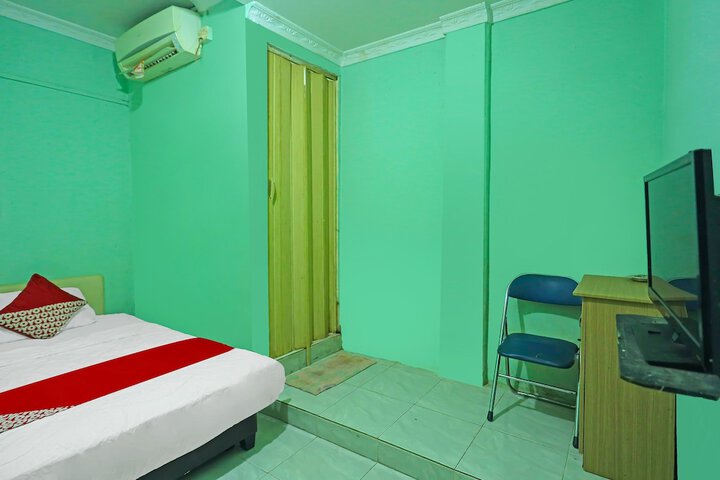 Room 13 of 23