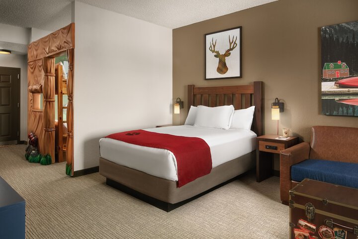 Family Suite 2 Queen Beds Sofa (4 of 20)