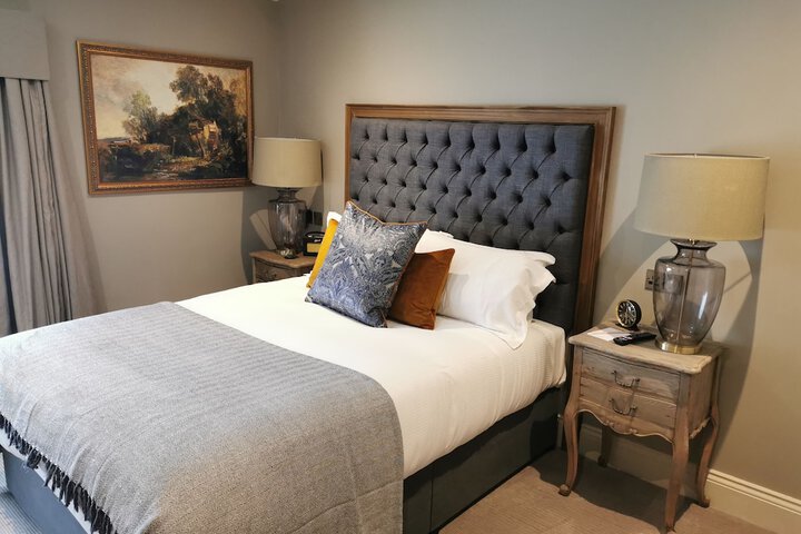 Room 12 of 33