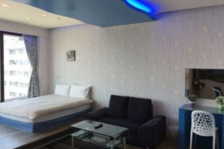 Room 34 of 73