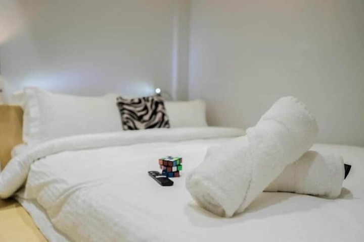 Room 8 of 25