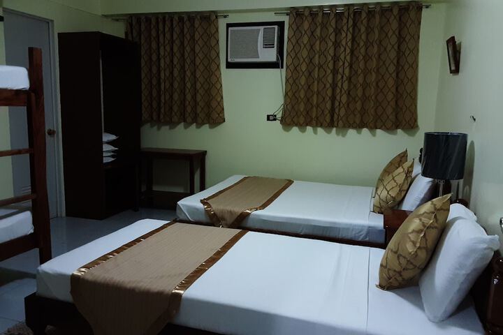 Room 12 of 17