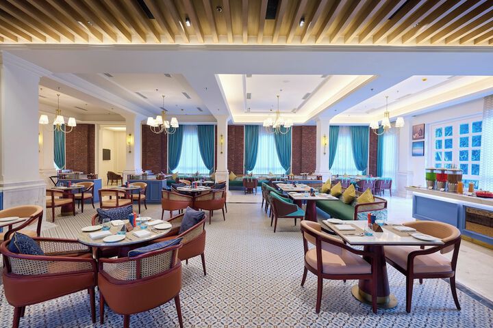 Dining 45 of 63