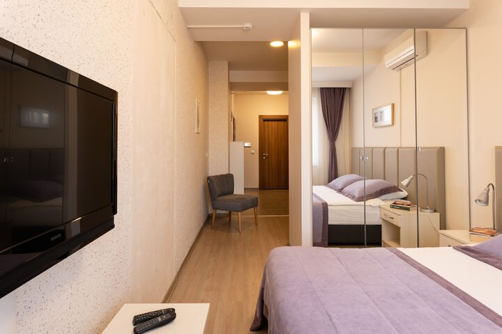 Room 7 of 36