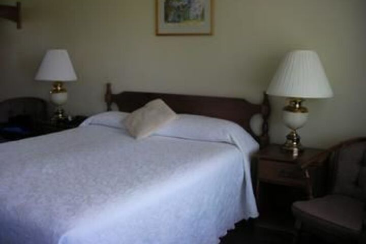 Room 13 of 17