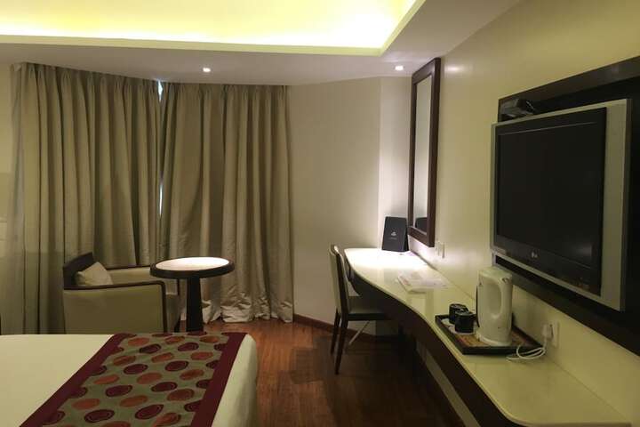 Room 16 of 48