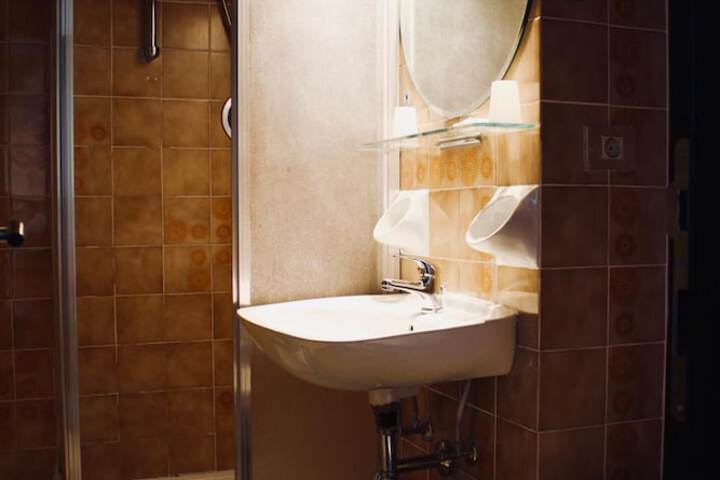 Clean Restrooms