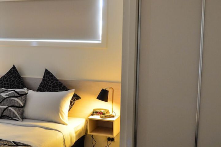 Room 25 of 142