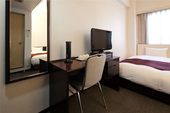 Room 18 of 122