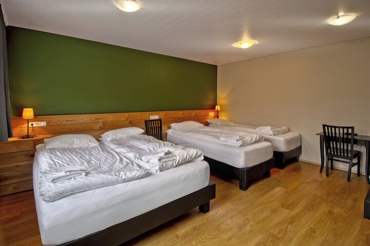 Room 32 of 72