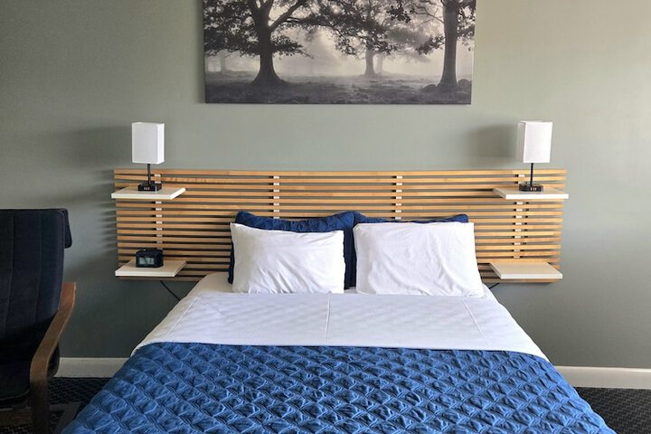 Room 6 of 15