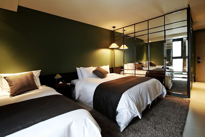 Room 8 of 26
